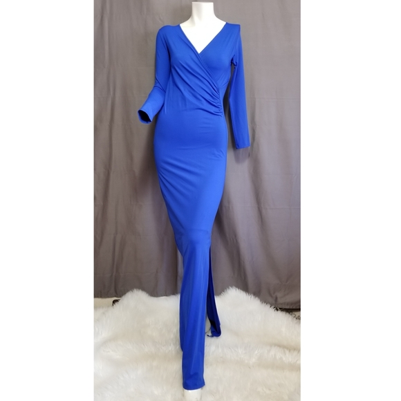 ⭕️5/$25⭕️ Like New! Long Sleeve Stretch Gown W/Slit - Picture 4 of 7